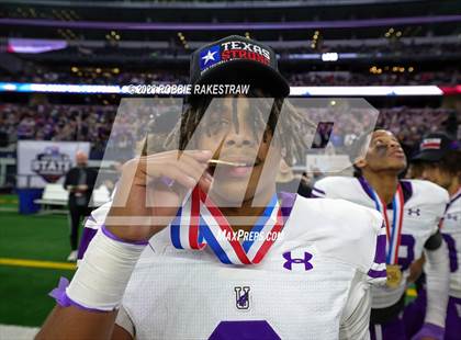 Thumbnail 2 in Chapel Hill vs. Anna (UIL 4A D1 Football Final Medal Ceremony) photogallery.