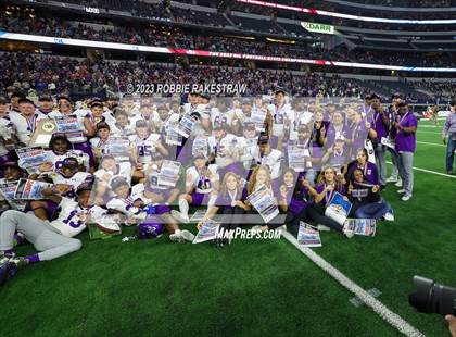 Thumbnail 1 in Chapel Hill vs. Anna (UIL 4A D1 Football Final Medal Ceremony) photogallery.