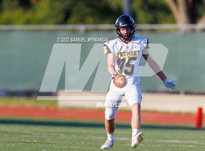 Thumbnail 2 in Fremont vs Lincoln High photogallery.