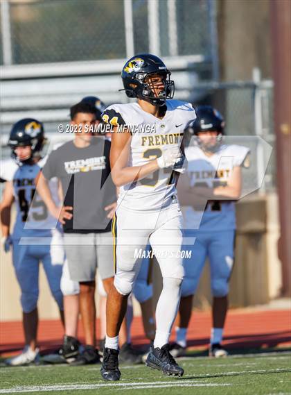Thumbnail 2 in Fremont vs Lincoln High photogallery.