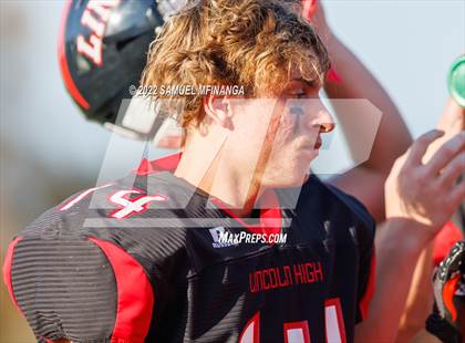 Thumbnail 2 in Fremont vs Lincoln High photogallery.