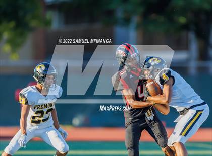 Thumbnail 3 in Fremont vs Lincoln High photogallery.