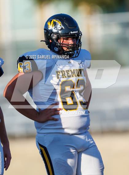 Thumbnail 3 in Fremont vs Lincoln High photogallery.