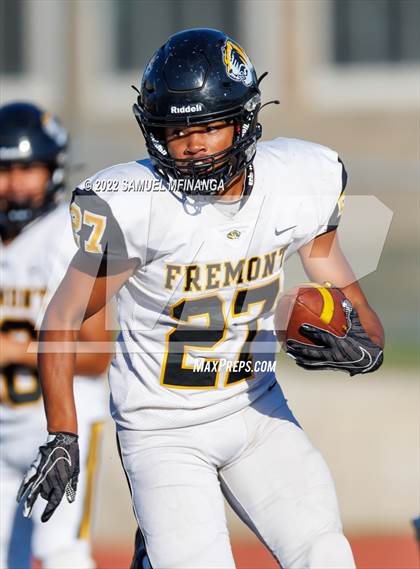 Thumbnail 2 in Fremont vs Lincoln High photogallery.