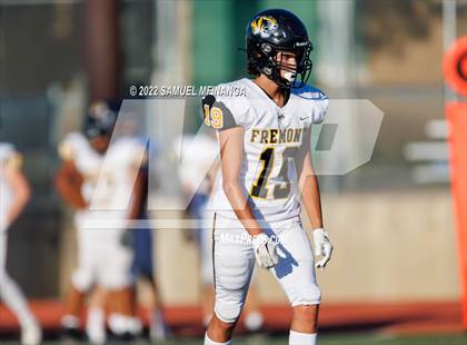 Thumbnail 2 in Fremont vs Lincoln High photogallery.