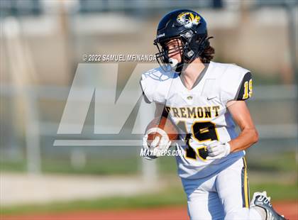 Thumbnail 2 in Fremont vs Lincoln High photogallery.