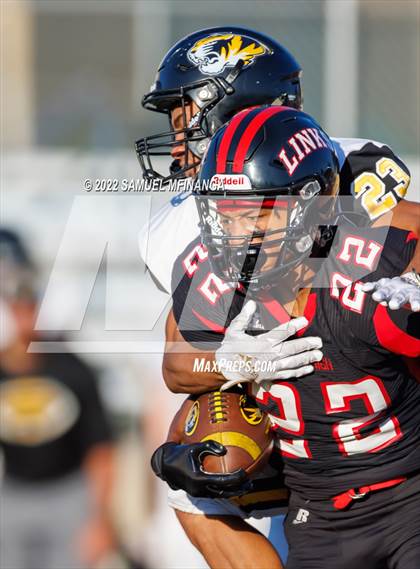 Thumbnail 1 in Fremont vs Lincoln High photogallery.