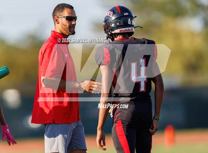 Thumbnail 3 in Fremont vs Lincoln High photogallery.