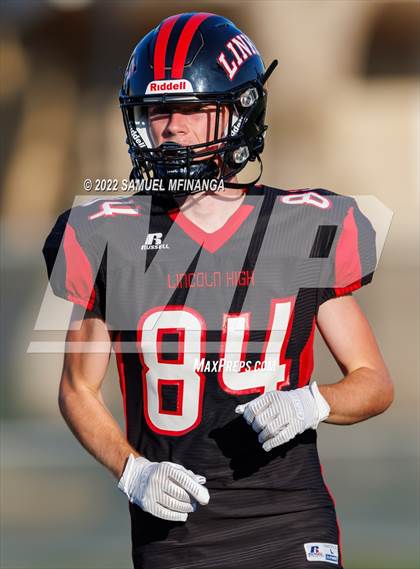 Thumbnail 3 in Fremont vs Lincoln High photogallery.