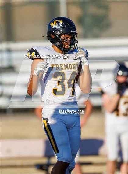 Thumbnail 3 in Fremont vs Lincoln High photogallery.