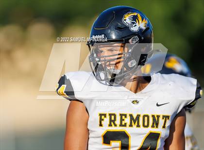 Thumbnail 3 in Fremont vs Lincoln High photogallery.