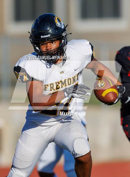 Thumbnail 3 in Fremont vs Lincoln High photogallery.