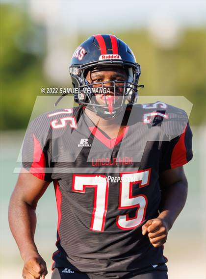 Thumbnail 3 in Fremont vs Lincoln High photogallery.