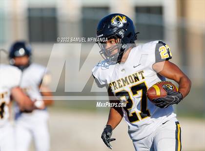 Thumbnail 1 in Fremont vs Lincoln High photogallery.