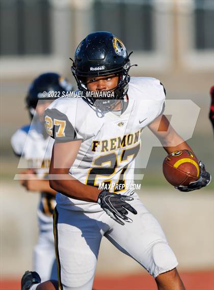 Thumbnail 3 in Fremont vs Lincoln High photogallery.