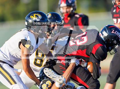 Thumbnail 2 in Fremont vs Lincoln High photogallery.
