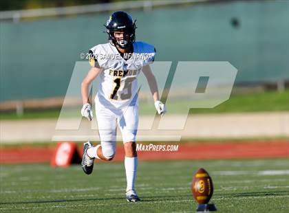 Thumbnail 2 in Fremont vs Lincoln High photogallery.