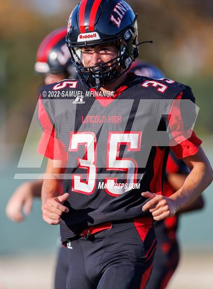 Thumbnail 3 in Fremont vs Lincoln High photogallery.