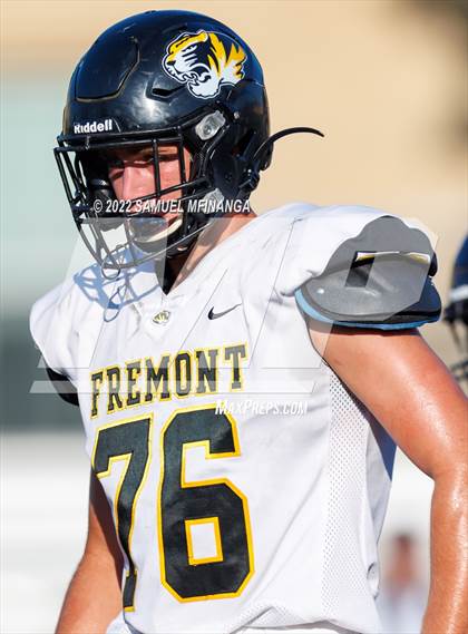Thumbnail 1 in Fremont vs Lincoln High photogallery.
