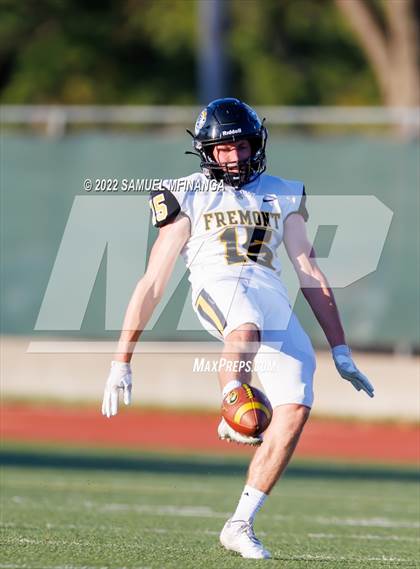 Thumbnail 1 in Fremont vs Lincoln High photogallery.