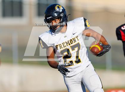 Thumbnail 2 in Fremont vs Lincoln High photogallery.