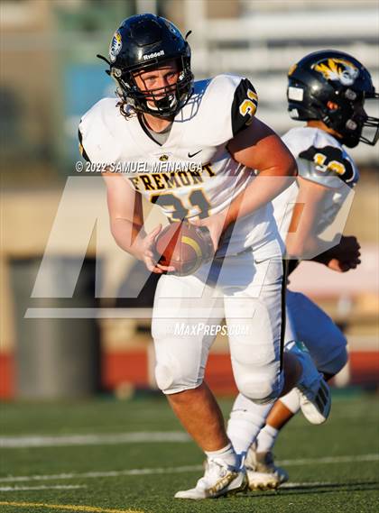 Thumbnail 2 in Fremont vs Lincoln High photogallery.