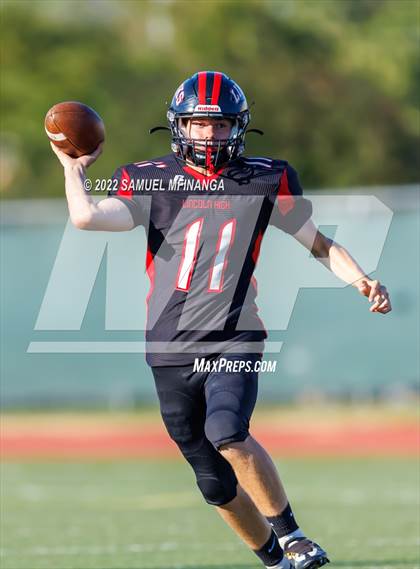 Thumbnail 3 in Fremont vs Lincoln High photogallery.