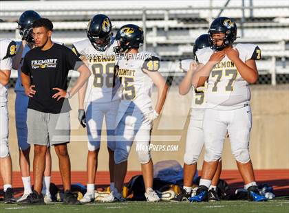 Thumbnail 3 in Fremont vs Lincoln High photogallery.