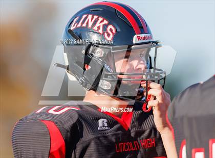 Thumbnail 3 in Fremont vs Lincoln High photogallery.