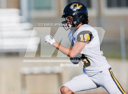 Thumbnail 3 in Fremont vs Lincoln High photogallery.