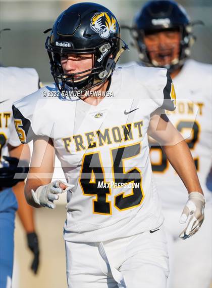 Thumbnail 2 in Fremont vs Lincoln High photogallery.