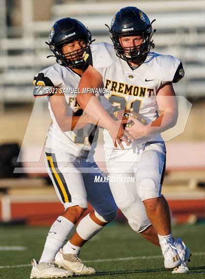 Thumbnail 3 in Fremont vs Lincoln High photogallery.