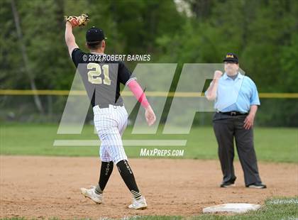Thumbnail 2 in Holy Ghost Prep vs. Neumann-Goretti photogallery.