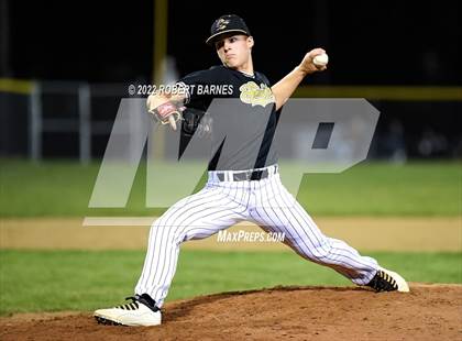 Thumbnail 3 in Holy Ghost Prep vs. Neumann-Goretti photogallery.