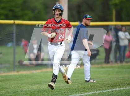 Thumbnail 3 in Holy Ghost Prep vs. Neumann-Goretti photogallery.