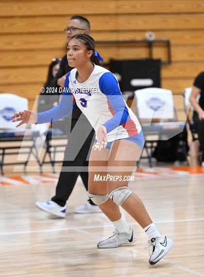 Thumbnail 1 in Vacaville vs. Christian Brothers (CIF SJS D2 Final) photogallery.