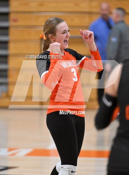 Thumbnail 2 in Vacaville vs. Christian Brothers (CIF SJS D2 Final) photogallery.