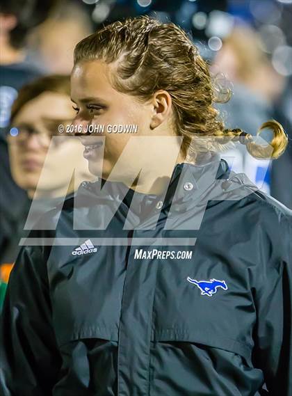Thumbnail 1 in Friendswood vs. La Porte photogallery.