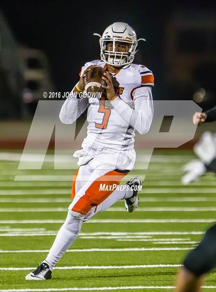 Thumbnail 3 in Friendswood vs. La Porte photogallery.