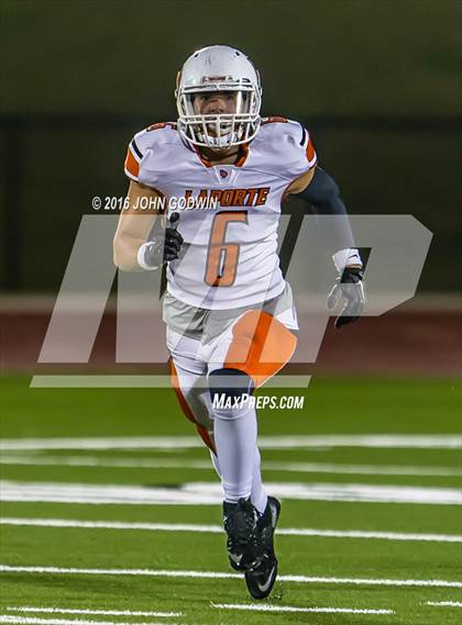 Thumbnail 1 in Friendswood vs. La Porte photogallery.