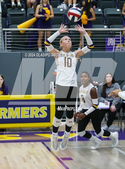 Thumbnail 2 in Kaufman vs. Farmersville photogallery.
