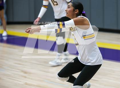 Thumbnail 3 in Kaufman vs. Farmersville photogallery.