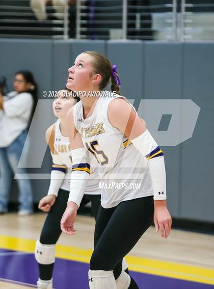 Thumbnail 2 in Kaufman vs. Farmersville photogallery.