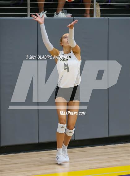 Thumbnail 3 in Kaufman vs. Farmersville photogallery.