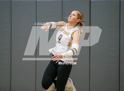 Thumbnail 3 in Kaufman vs. Farmersville photogallery.