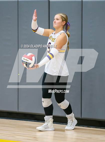 Thumbnail 2 in Kaufman vs. Farmersville photogallery.