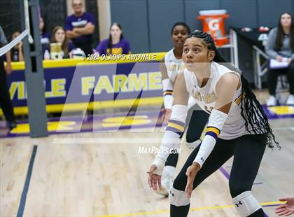 Thumbnail 3 in Kaufman vs. Farmersville photogallery.