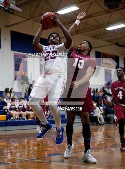 Thumbnail 3 in Maplesville vs Verbena (Chilton County Tournament) photogallery.