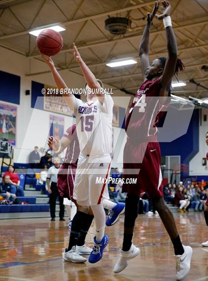 Thumbnail 3 in Maplesville vs Verbena (Chilton County Tournament) photogallery.