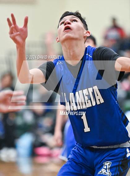 Thumbnail 3 in Alameda vs D'Evelyn photogallery.